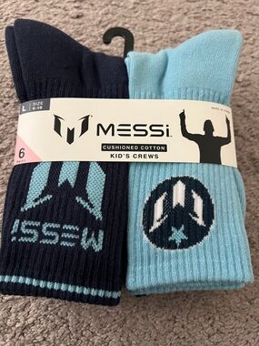 NWT Messi Kids' Crew Socks - Navy & Light Blue